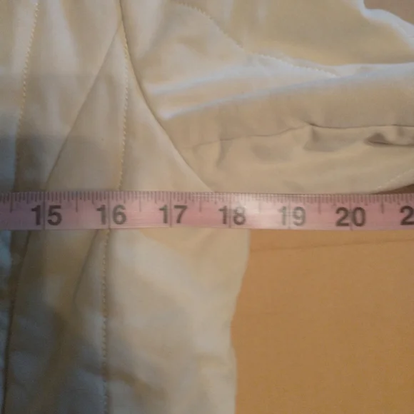 Vintage Cream Puffer Jacket with Faux Fur  Collar And Cuffs - Picture 13 of 14